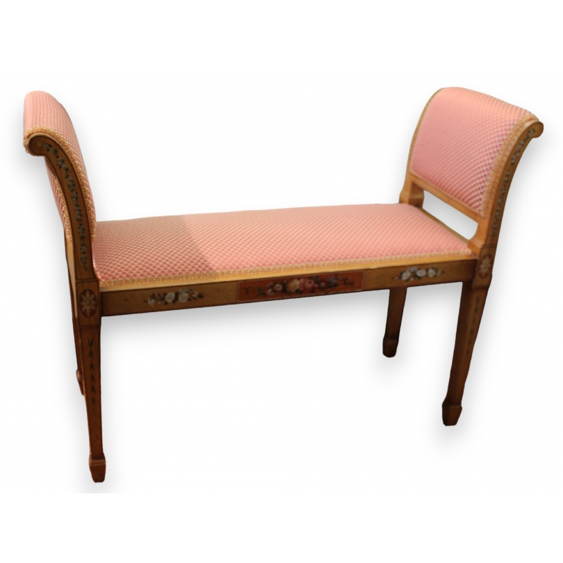 Banquette en bois peint