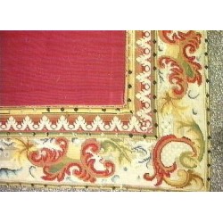 Small-dot rug. Red centre. at  Moinat SA  - Antiques and home décor