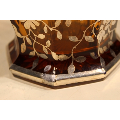 Vase en cristal de Bohème jaune à décor de fleurs