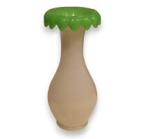 Vase en opaline verte et blanche