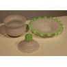 Bonbonnière en opaline verte et blanche