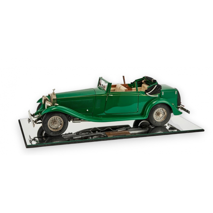 Scale model of a 1933 Rolls-Royce Ambassador