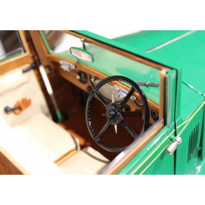 Scale model of a 1933 Rolls-Royce Ambassador