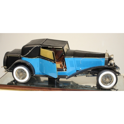 Scale model of the Rolls-Royce Phantom II saloon