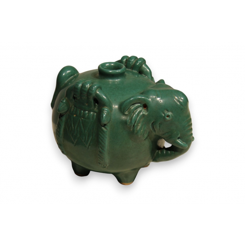 Eléphant en céramique vernisée verte
