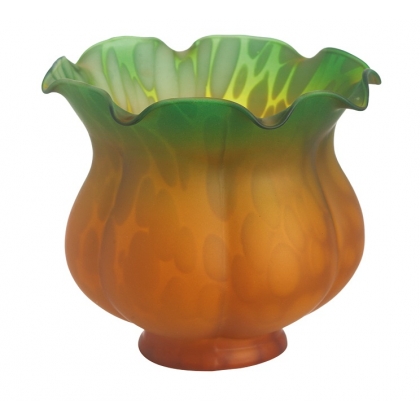 Tulipe en verre brun bord vert