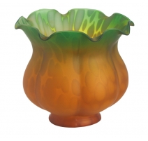 Tulipe en verre brun bord vert