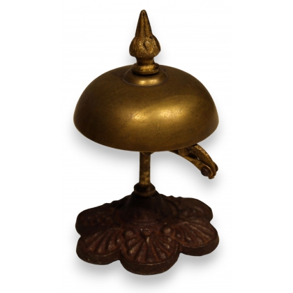 Cloche de table en laiton et fonte
