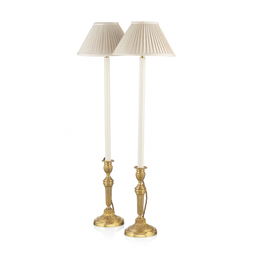 Paire de bougeoirs style Louis XVI montés en lampe