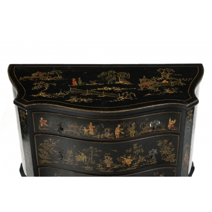 Commode anglaise à décor chinois
