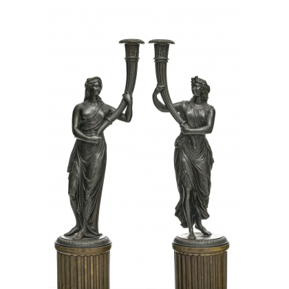 Paire de candélabres femmes drapées