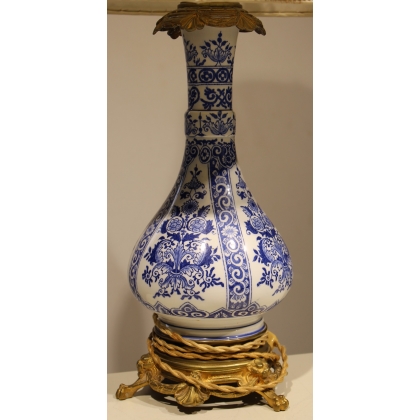 Lampe en porcelaine bleu blanc monture bronze