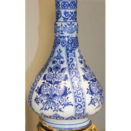 Lampe en porcelaine bleu blanc monture bronze