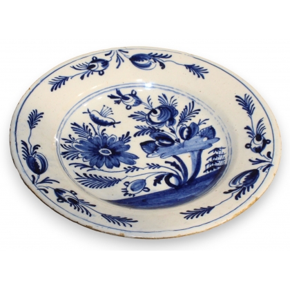 Assiette en faïence de Delft \"Fleurs\"