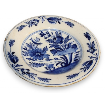 Assiette en faïence de Delft \"Fleurs\"