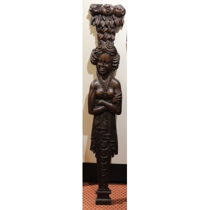 Paire de pilastres Renaissance sculptés