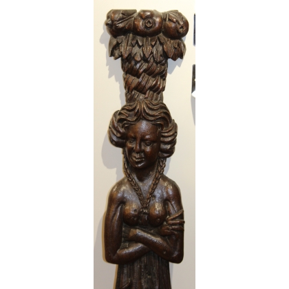 Paire de pilastres Renaissance sculptés