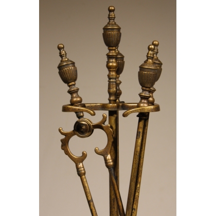 Serviteur d'outils de cheminée en laiton patiné