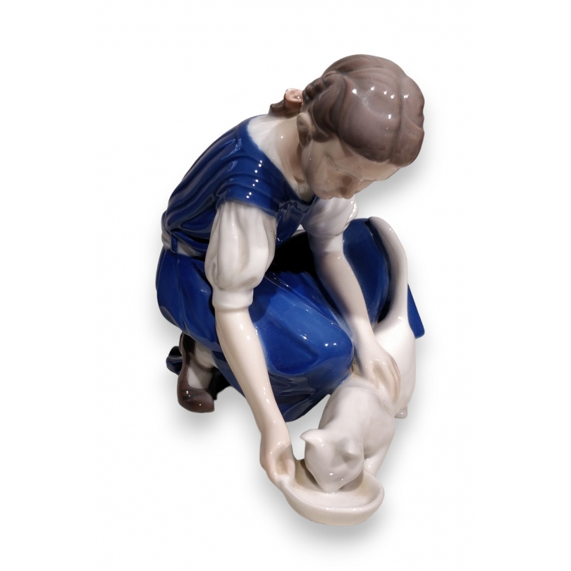 Goupe en porcelaine "Fille et chat" B&G