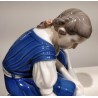 Goupe en porcelaine \"Fille et chat\" B&G