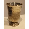 Timbale tulipe en argent décor gravé de coquilles