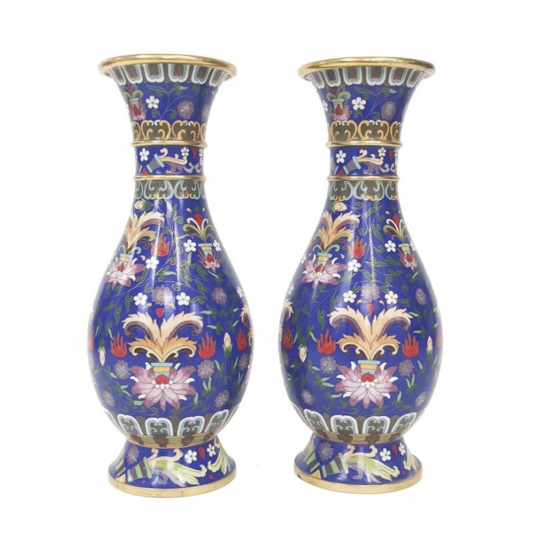 Paire de vases balustres cloisonnés