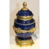 Paire de pots-pourris style Louis XVI bleus