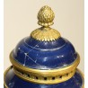 Paire de pots-pourris style Louis XVI bleus