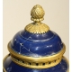 Paire de pots-pourris style Louis XVI bleus
