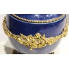 Paire de pots-pourris style Louis XVI bleus