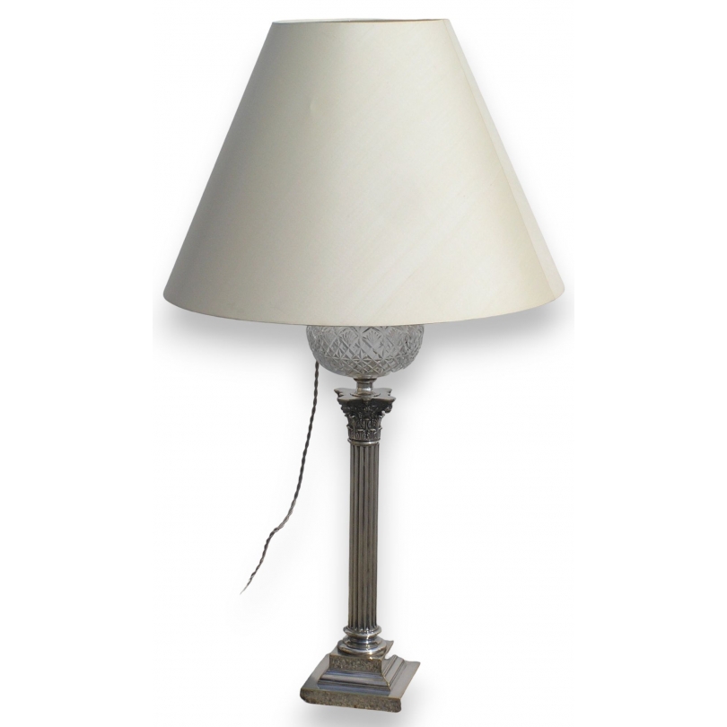 "Column-base" lamp. Available from Moinat SA – Antiques and home décor