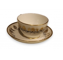 Tasse et sous tasse en porcelaine de Paris