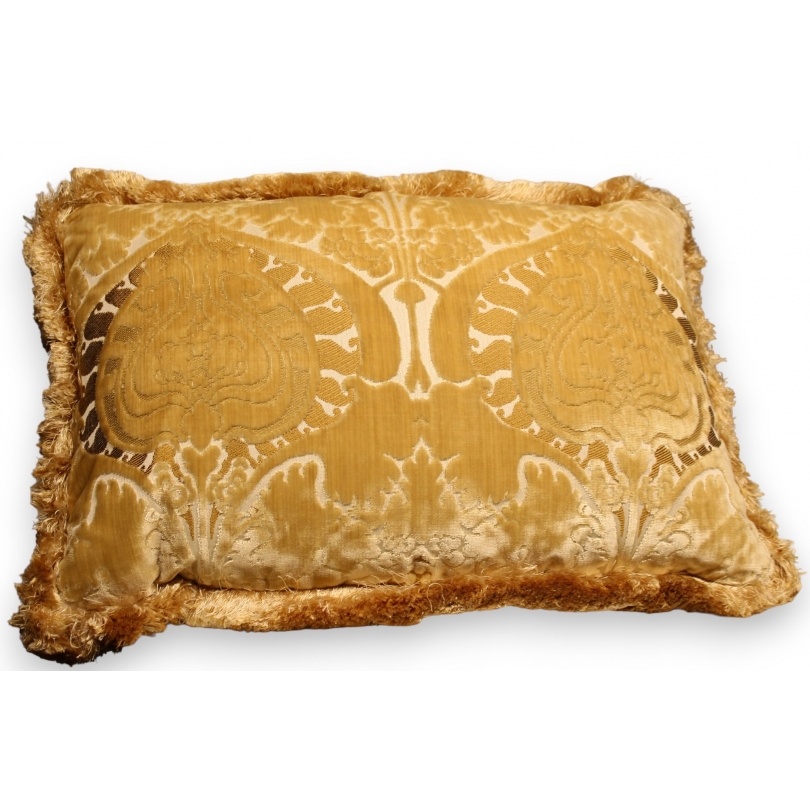 Coussin Torcello avec marabout en soie beige