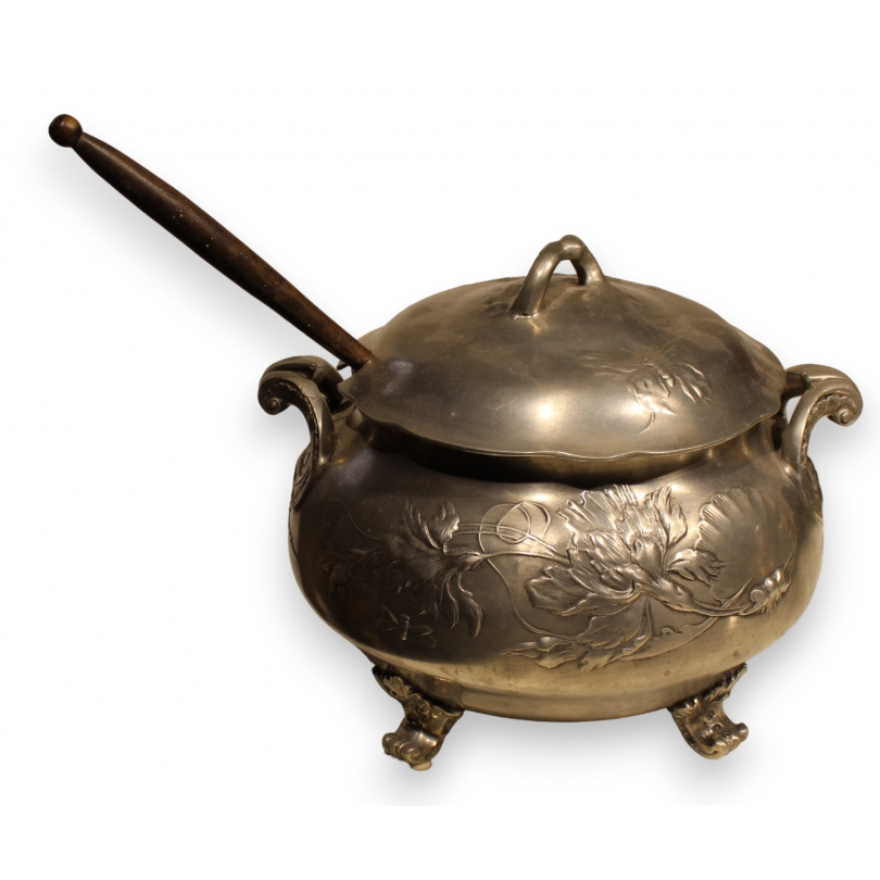 KAISERZINN Art Nouveau pewter soup tureen