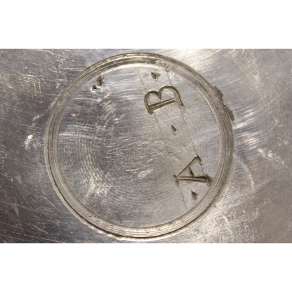 Pewter bowl with handles