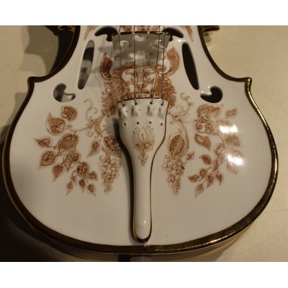 Violon en porcelaine signé Endre SZASZ 83