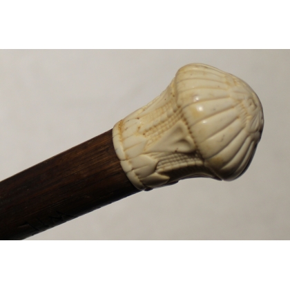 Canne pommeau en os sculpté
