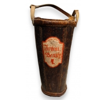 Seau de pompier en cuir daté 1824