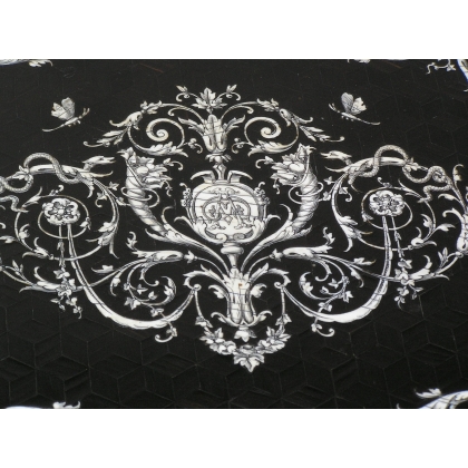 Chest with marquetry inlays at Moinat SA – Antiques and home décor