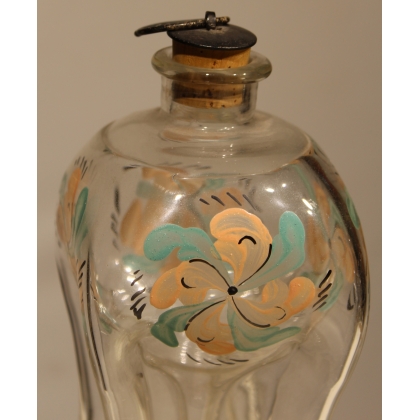 "Flüeli" glass bottle with a floral design