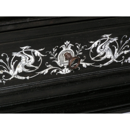 Chest with marquetry inlays at Moinat SA – Antiques and home décor
