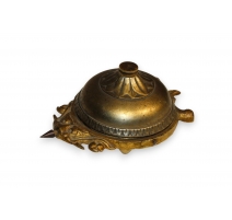 Sonette de table en forme de tortue en bronze