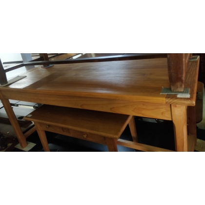  Table, modèle Monastère, en bois sur  Moinat SA  - Antiquités décoration