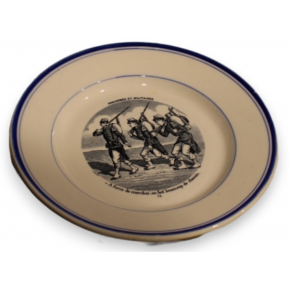 Assiette \"Proverbes et militaires\" de GIEN
