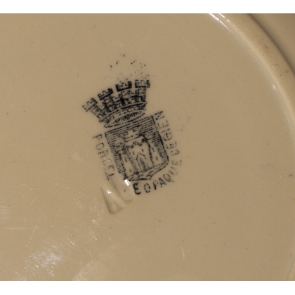 Assiette \"Proverbes et militaires\" de GIEN
