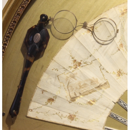 Cadre "Evantail 4 lorgnettes et 1 carnet de bal"