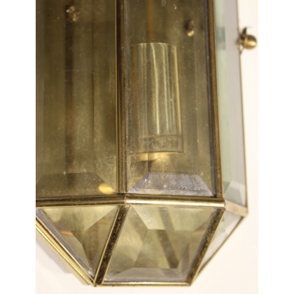 Single-light brass wall light