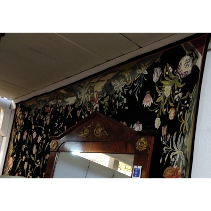 Tapis chenille Fleurs sur fond noir