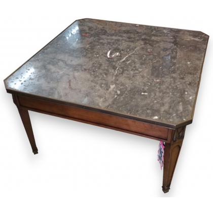 Table basse \"Saint-Euverte\" dessus marbre