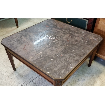 Table basse "Saint-Euverte" dessus marbre